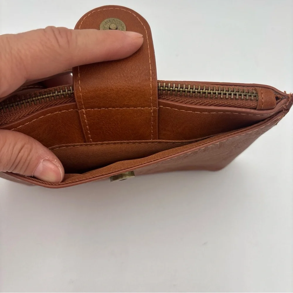 Universal Thread Brown Leather‎ Wristlet
